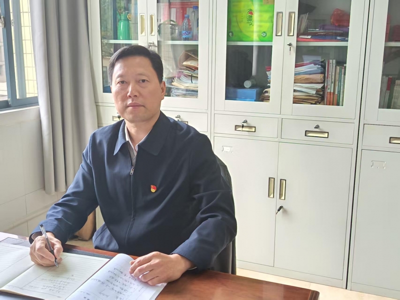 黨務先鋒屈清華的“對標爭先”之路