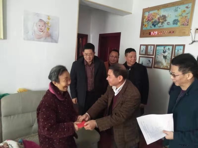 衡陽幼高專開展春節(jié)前走訪慰問活動(dòng)