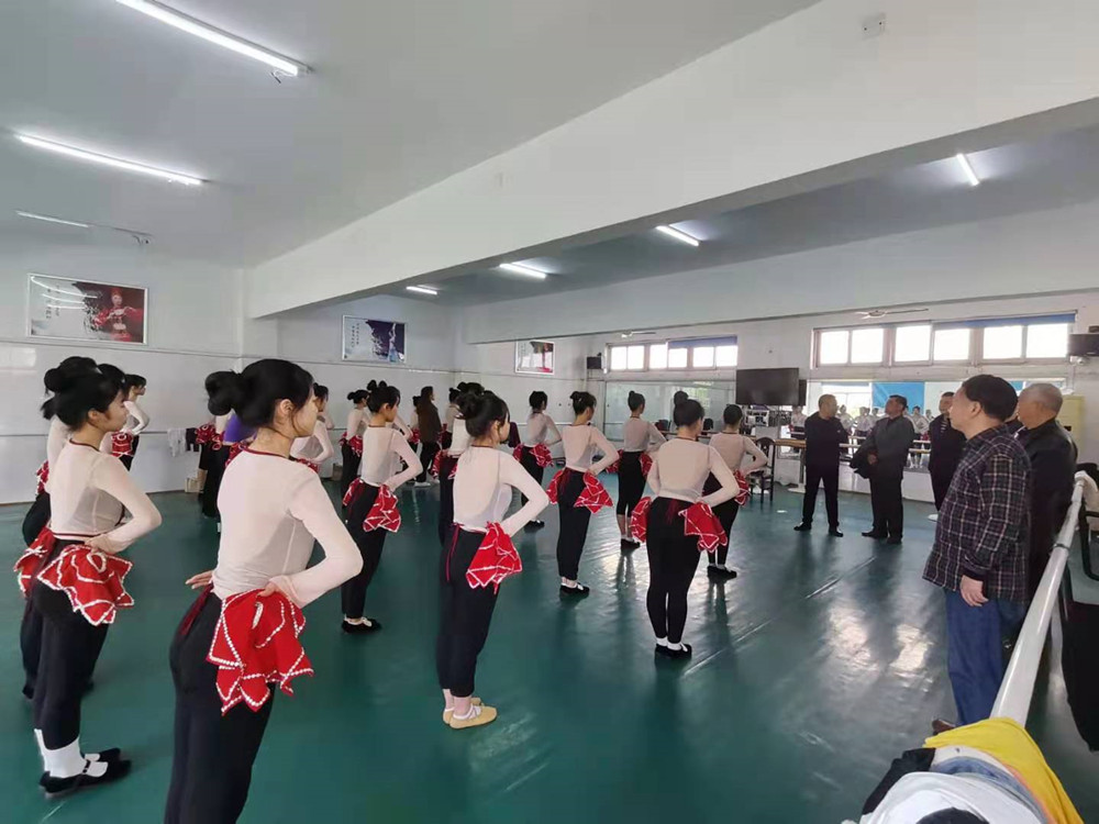 衡陽幼高專舉行離退休總支、支部委員聯(lián)席會議