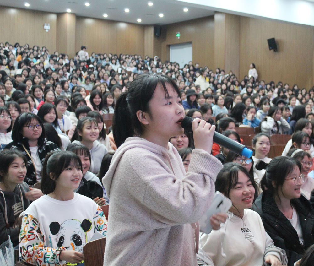自知?自愛(ài)?自律——衡陽(yáng)幼兒師范高等?？茖W(xué)校耒陽(yáng)學(xué)院舉行女生專題教育講座