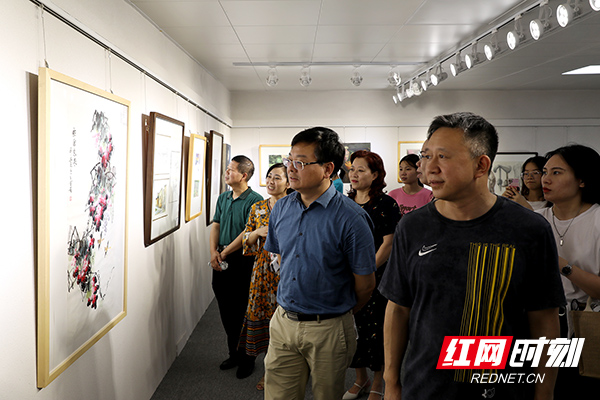 【紅網(wǎng)】“藝心向黨，逐夢向上” 衡陽幼高專舉辦美術(shù)作品展