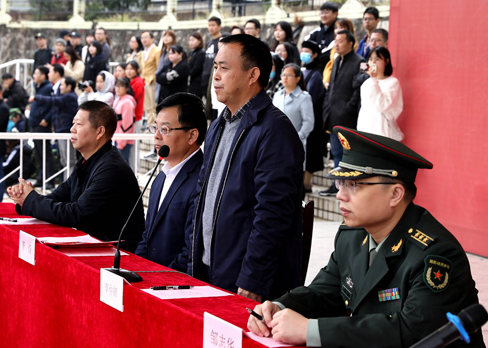 衡陽(yáng)幼高專(zhuān)舉行2021級(jí)新生軍訓(xùn)匯報(bào)表演暨總結(jié)表彰大會(huì)