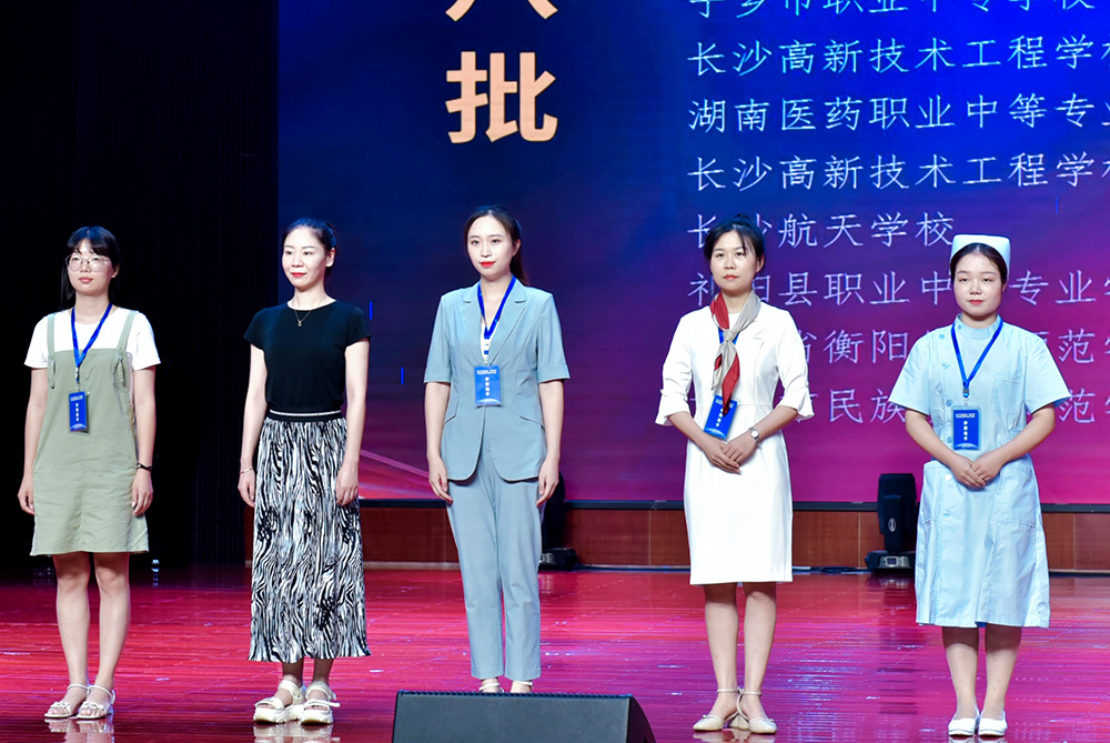 披荊斬棘不畏難，乘風(fēng)破浪辟新局：2021年師生競賽復(fù)盤
