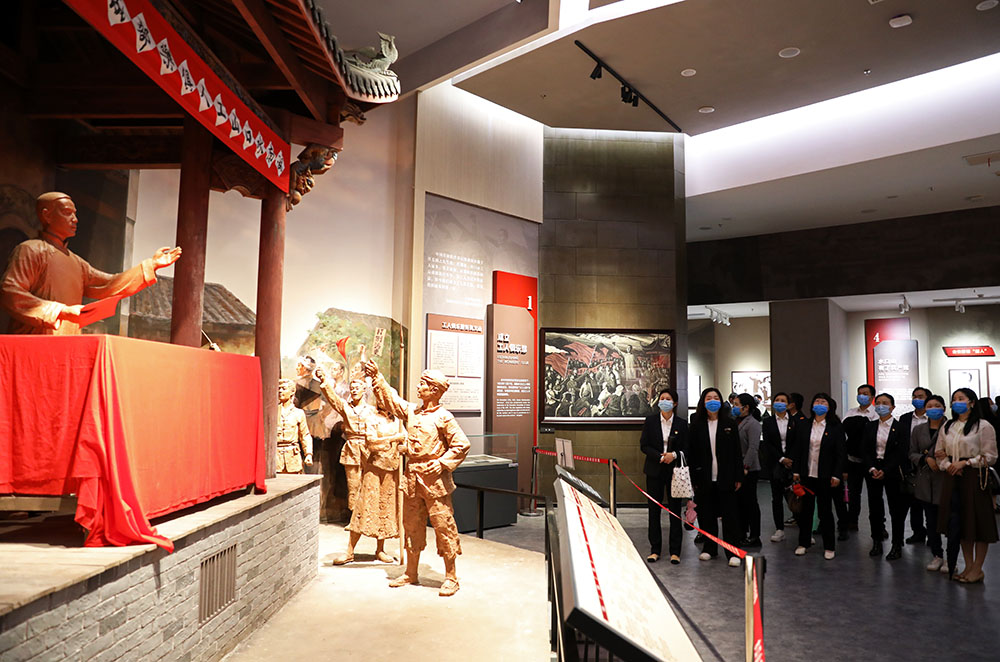 我校機(jī)關(guān)第一黨支部赴常寧市水口山工人運(yùn)動紀(jì)念館開展主題黨日活動