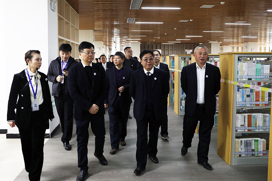 衡陽幼兒師專圖書館全新試開放，迎來首批讀者