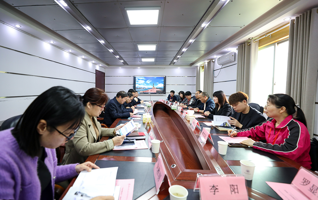 珠海市香洲區(qū)人社部門、區(qū)屬重點企業(yè)負(fù)責(zé)人代表團(tuán)來我校調(diào)研交流