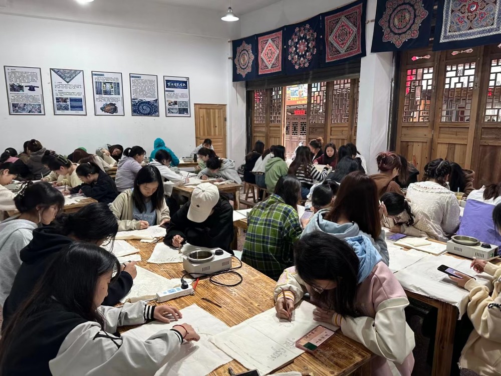 寫意湘西，紅色記憶丨2023年藝術(shù)系湘西寫生采風(fēng)側(cè)記
