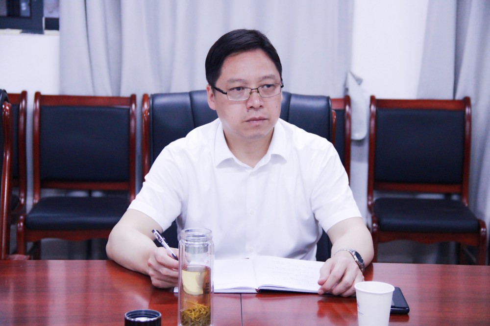 李來(lái)清調(diào)研學(xué)前教育系基層黨建工作